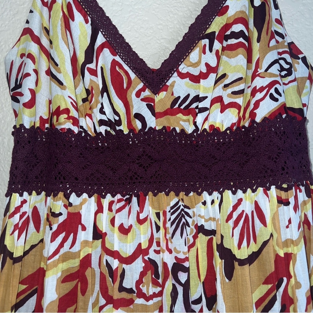 BCBGMaxAzria Burgundy Floral Print Lace Trim Maxi Dress Sz 6 - Picture 4 of 14